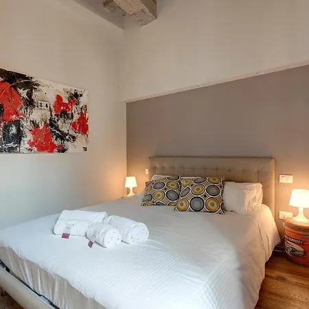 Boheme Apartment By Mamo Florence-3